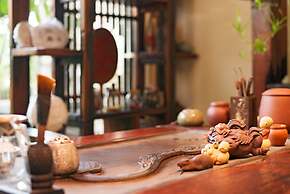 Peach Blossom Resort Hotel