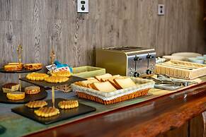 Peach Blossom Resort Hotel