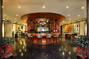 Peach Blossom Resort Hotel