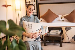 Peach Blossom Resort Hotel