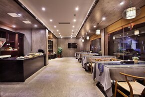 Peach Blossom Resort Hotel