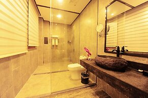 Peach Blossom Resort Hotel