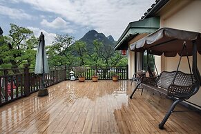 Peach Blossom Resort Hotel