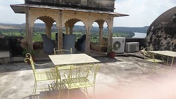 Bassi Fort Palace