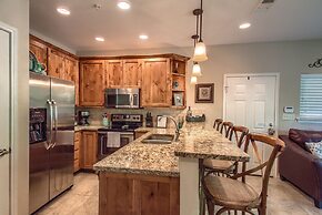 Rio Vida Rg104 3 Bedroom Condo by RedAwning