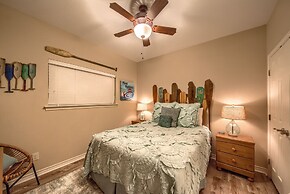 Rio Vida Rg104 3 Bedroom Condo by RedAwning