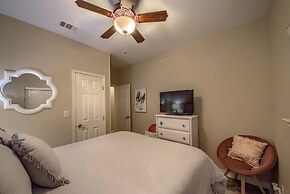 Rio Vida Rg104 3 Bedroom Condo by RedAwning
