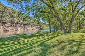 Rio Vida Rg104 3 Bedroom Condo by RedAwning