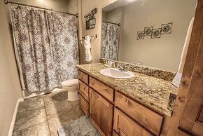 Rio Vida Rg104 3 Bedroom Condo by RedAwning