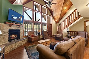 Timeless Memories Lodge 6 Bedroom Cabin by RedAwning