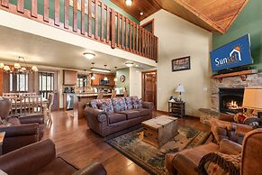 Timeless Memories Lodge 6 Bedroom Cabin by RedAwning