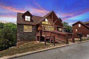 Timeless Memories Lodge 6 Bedroom Cabin by RedAwning