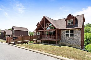 Makin Memories Lodge 6 Bedroom Cabin by RedAwning