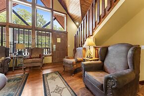 Makin Memories Lodge 6 Bedroom Cabin by RedAwning