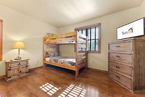 Makin Memories Lodge 6 Bedroom Cabin by RedAwning