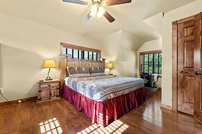 Makin Memories Lodge 6 Bedroom Cabin by RedAwning