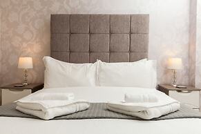 Duloch Apartments KW