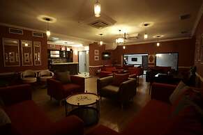 Redline Hotel