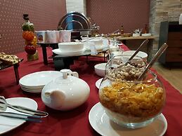 Redline Hotel