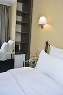Redline Hotel