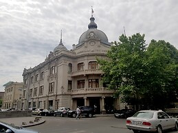 Redline Hotel