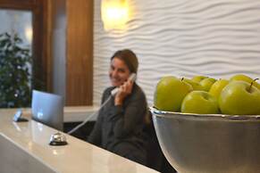 Redline Hotel
