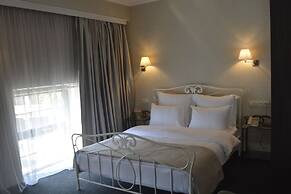 Redline Hotel