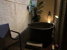 Hotel & Resort BaliAn Tomei Kawasaki IC - Adults Only