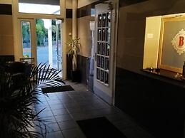 Bennett's Restaurant & Hotel