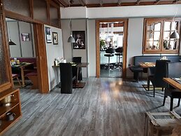 Bennett's Restaurant & Hotel
