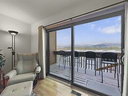 732b Meadow Creek 2 Bedroom Townhouse by RedAwning