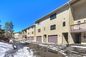 732b Meadow Creek 2 Bedroom Townhouse by RedAwning