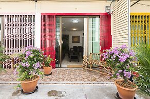 Cozy TownHouse HuaLampong