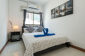 Cozy TownHouse HuaLampong