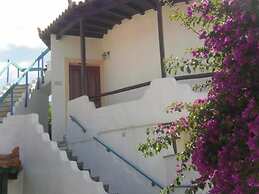 Karavos Sea View Apartments