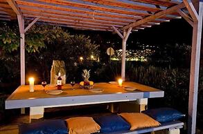 Karavos Sea View Apartments