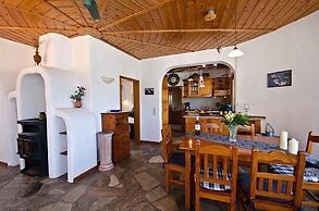 Karavos Sea View Apartments