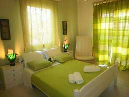 Karavos Sea View Apartments