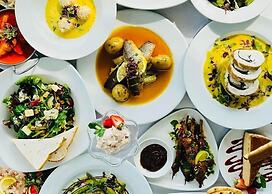 The Harbour House Hotel