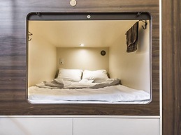 Capsule Hotel InterQUBE Tretyakovskaya
