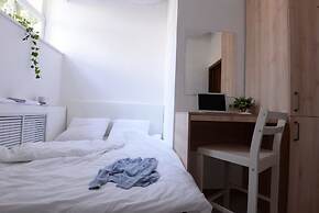 Capsule Hotel InterQUBE Tretyakovskaya