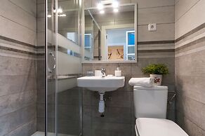 Lovely and Central 4 BR Apartment