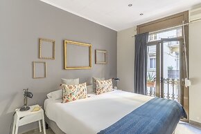 Lovely and Central 4 BR Apartment