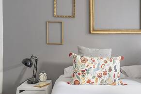 Lovely and Central 4 BR Apartment