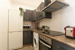 Lovely and Central 4 BR Apartment