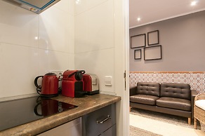 Lovely and Central 4 BR Apartment