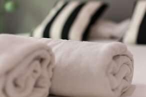 Lovely and Central 4 BR Apartment