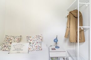 Lovely and Central 4 BR Apartment