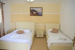 Qeparo Napolon Complex