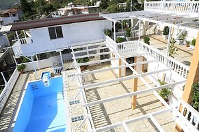 Qeparo Napolon Complex